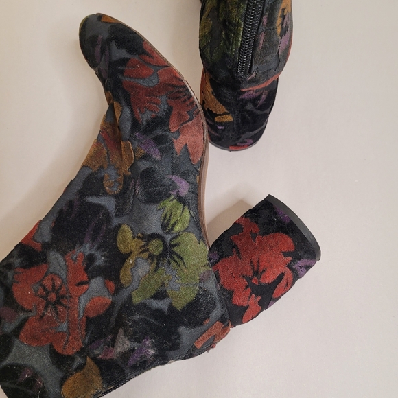 Etham Anthropologie Velvet Floral Heeled Boots Women's Size EU 36 US 5.5/6 - Picture 7 of 9